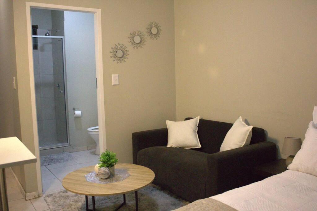 Cozy In Apartment *